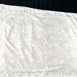 2 Standard ienjoy Gray Paisley Pillow Cases